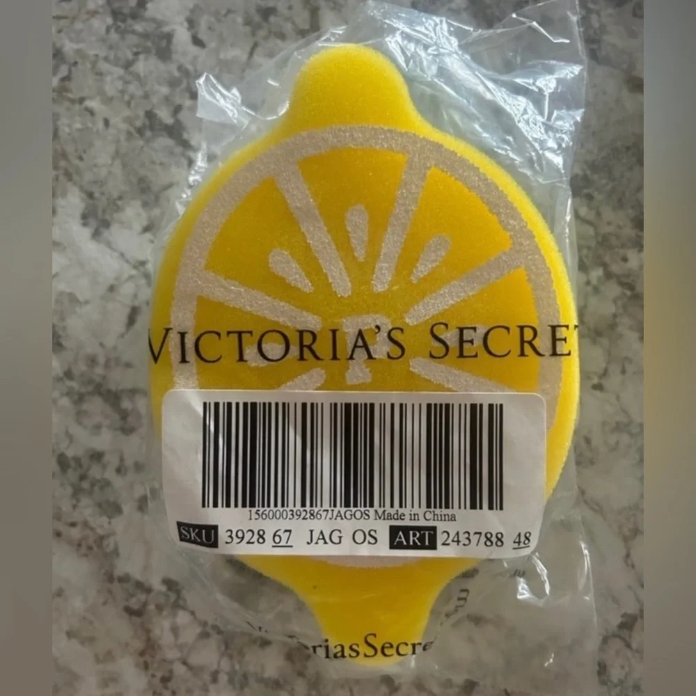 VS PINK Bubble Bath Sponge - Lemon Lime NWT